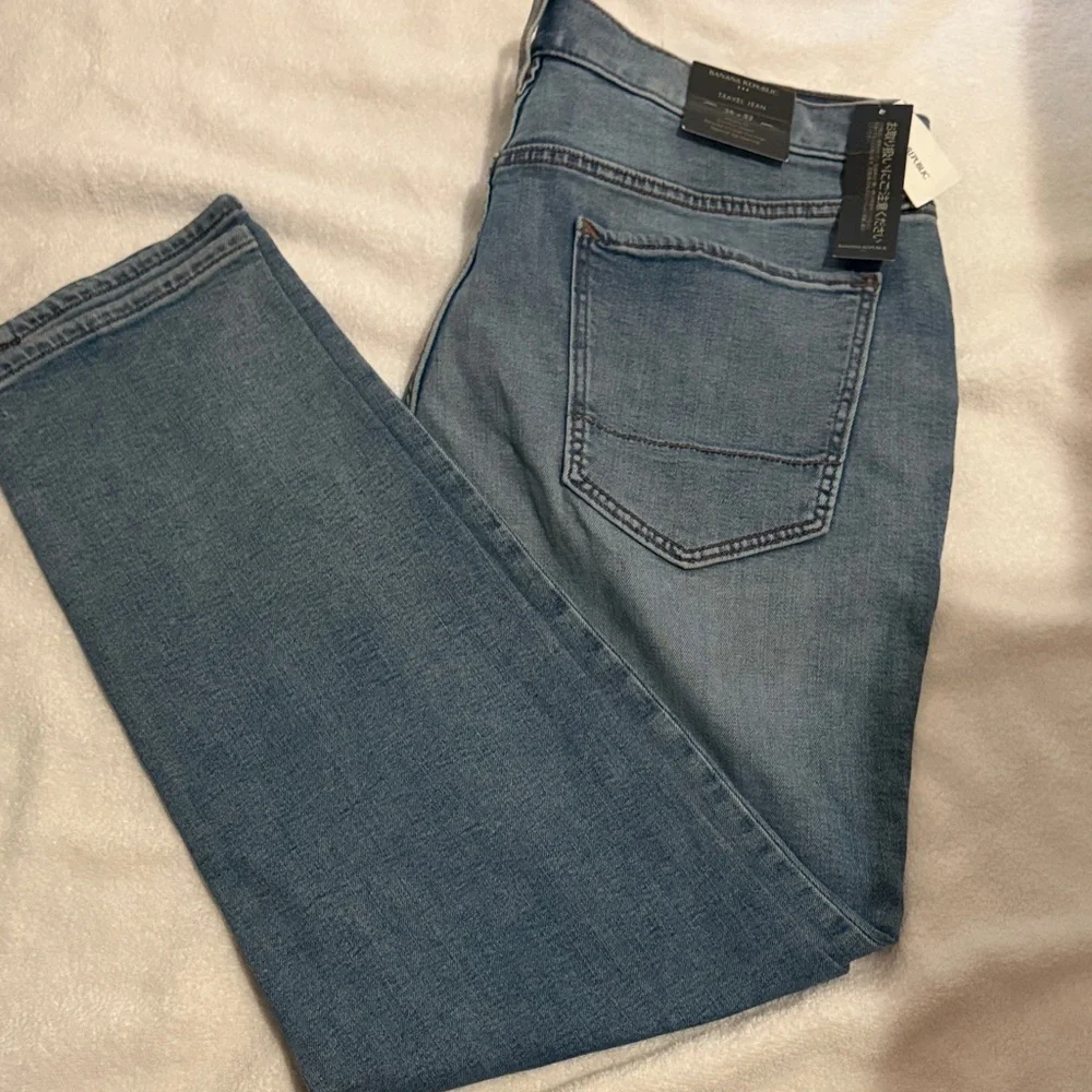 Banana Republic Men's Light Blue Relaxed Jeans